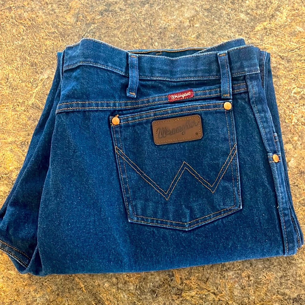 New w/o tags Wrangler Denim Blue Jeans for MEN 42x30 - Picture 2 of 8